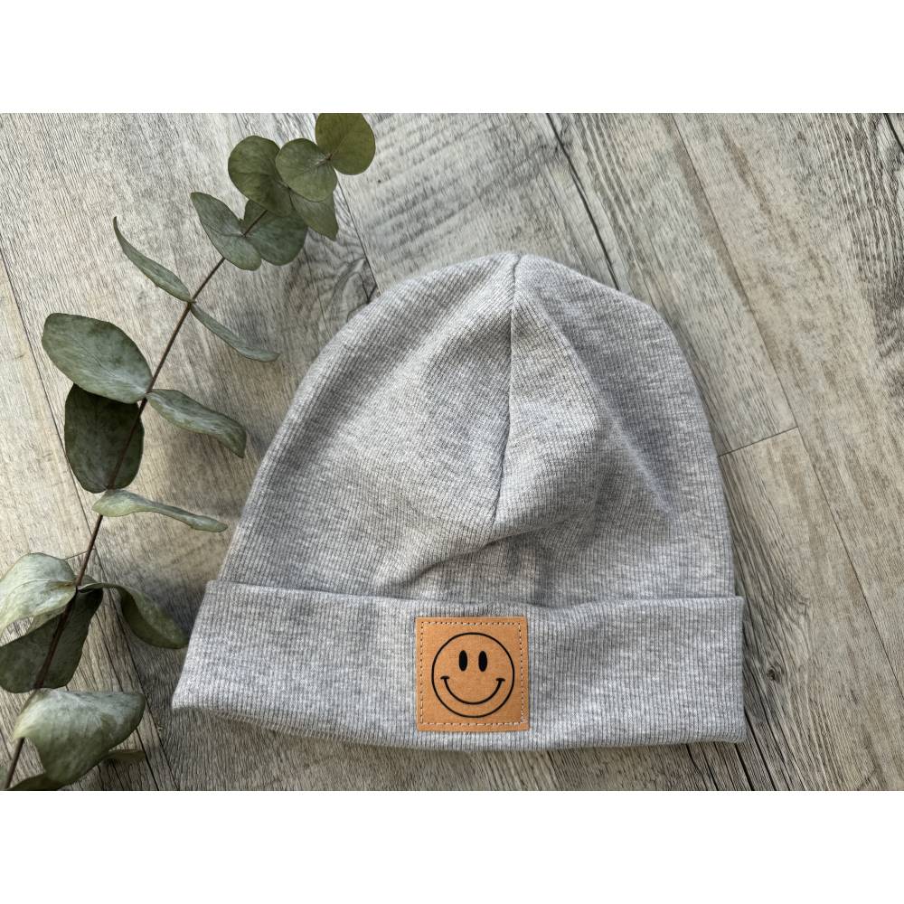 Mütze und Loop mit Smiley  in beige und hellgrau   für Babys, Jungen, Mädchen, Damen und Herren Bild 5