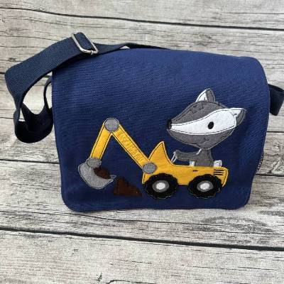 wunderschöne Canvas Kindergartentasche in Dunkelblau mit Dachs & Bagger