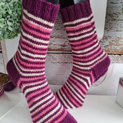 Dicke gestrickte  Kuschelsocken Gr.40/41,Brombeer/ Stripes