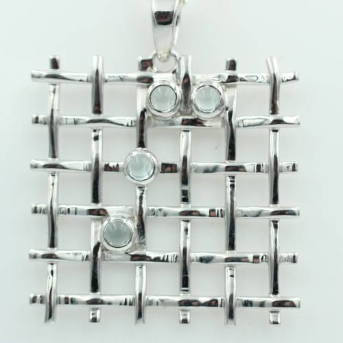 Design pur 0,65 Carat Blautopas Cabochon Anhänger 925 Silber Collier Kette