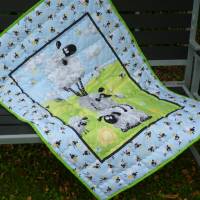 Kuschel- / Krabbel- / Kinderwagendecke  mit Schafen ca. 75 x 105 cm