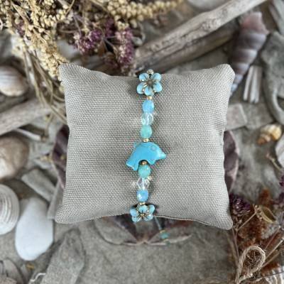 „Dolphin“ türkis - Armband in Türkistönen mit Delfin, Glas-Blumen und Glasschliffperlen
