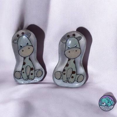 Giraffen-Ohrstecker handgezeichnet & versiegelt – Niedlicher Safari-Schmuck aus Schrumpffolie