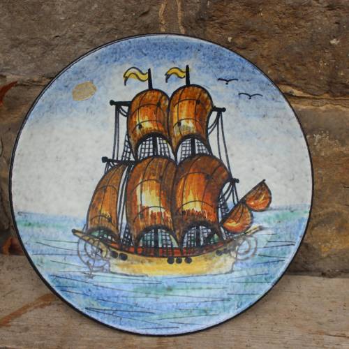 Wandteller Ø 26,5 cm Segelschiff W.H. Handbemalt Keramik 50er Jahre