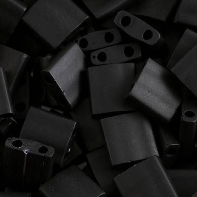 TL0401F Matte Black 5x5x1,9mm Miyuki Tila Beads Japanische quadratische 2-Loch Perlen 5g