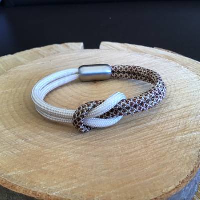 Knotenarmband aus Paracord mit Edelstahl-Magnetverschluss