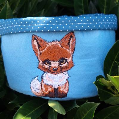 Geschenkekörbchen bestickt mit einem Fuchs