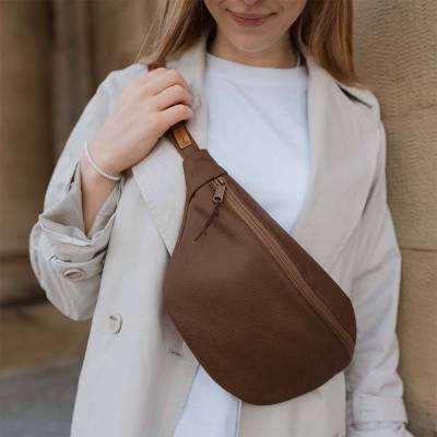 Große XXL Gürteltasche Chocolate | Dunkelbraun mit Gold