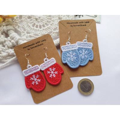 Ohrringe Handschuhe gestickt, rote oder hellblaue Spitzenohrringe, Winter Hängeohrringe Lace, zu Weihnachten