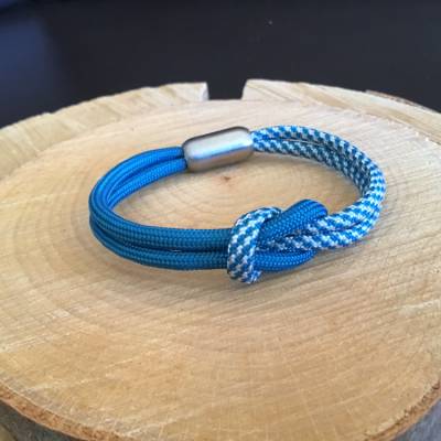 Knotenarmband aus Paracord mit Edelstahl-Magnetverschluss