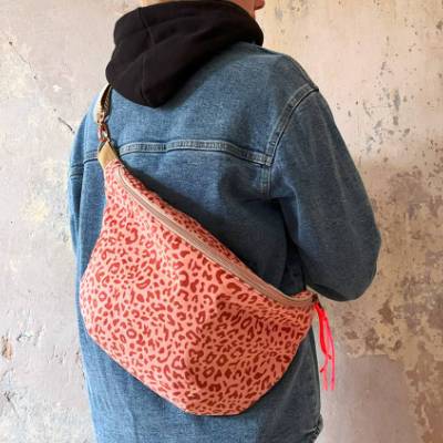 Bauchtasche LEO Crossbag  aus Babycord mit Wechselgurt von zimtblüte