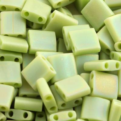 TL0416FR Matte Opaque Chartreuse AB 5x5x1,9mm Miyuki Tila Beads Japanische quadratische 2-Loch Perlen 5g