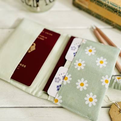 Genähte Ausweishülle mit Fächern – Handmade Etui für Ausweis, Führerschein & Karten