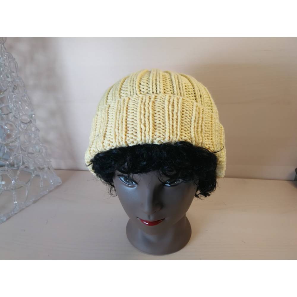 Handgestrickte Rippenmütze Vanillegelb – Unisex, dehnbar & pflegeleicht, Universalgröße Bild 2