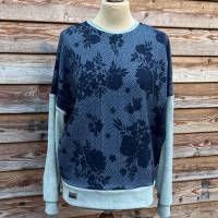 Kuschliger Pulli Gr. S/M Blumen und Frottee in lindgrün