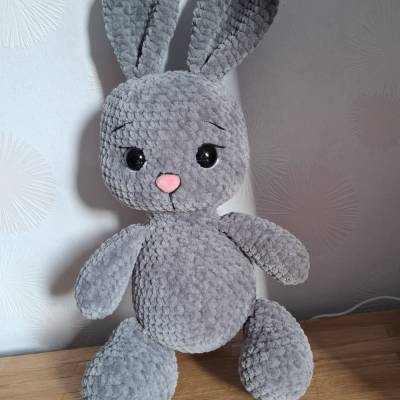 Gehäkelter Hase. Hase gehäkelt.