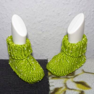 1 Paar gestrickte Schuhe, Babyschuhe, Babyschühchen, Boots, Stiefel Größe 15-17 (9,5cm Sohle)