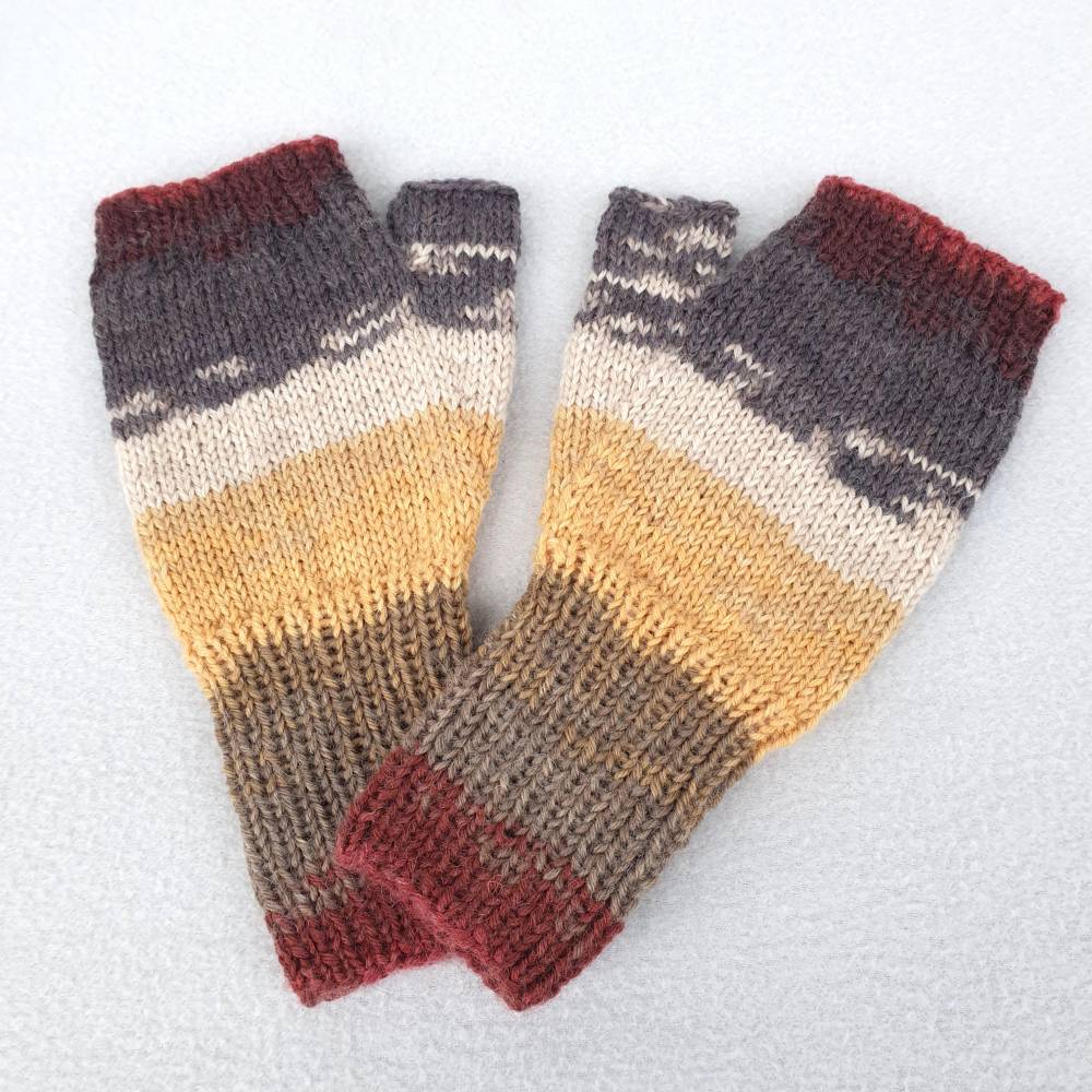 Fingerlose Handschuhe aus weicher Wolle  Handgestrickte Armstulpen mit  Daumen & Pulswrmer