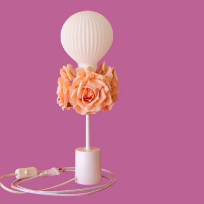 Romantische Lampe mit Blumen, Tischlampe, Vintage Nachttischlampe mit künstlichen Rosenblüten, Geschenk für Frauen