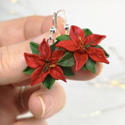 Weihnachtsstern Ohrringe aus Polymer Clay, realistisch, rot und grün, mit Ohrhaken aus Sterlingsilber