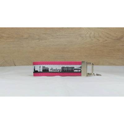 Schlüsselanhänger Hamburg Skyline – Maritimes Geschenk mit  pinkem Gurtband & Schlüsselring