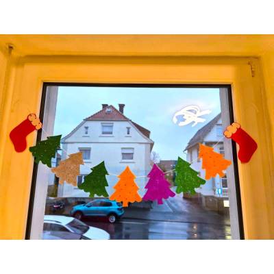 Weihnachtsbaum aus Filz mit funkelnden Steine doppelseidig verziert