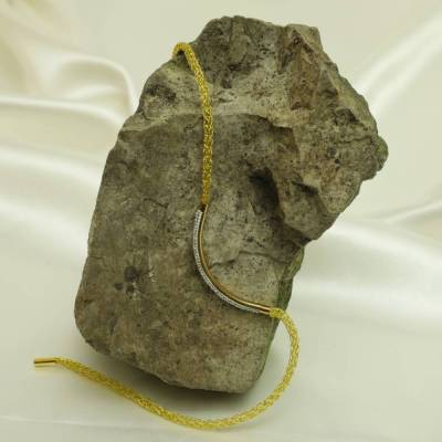 Feine gehäkelte Draht-Halsketten mit Glitzer-Röhrchen – eleganter handgefertigter Schmuck mit Steckverschluss