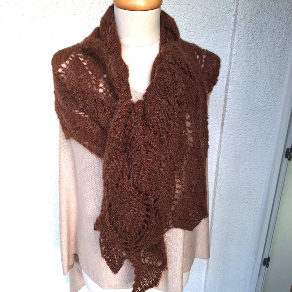 Handgestrickter Laceschal aus Alpaka & Seide in Schokobraun – Edler Strickschal mit Ajourmuster, 170x34 cm Bild 7