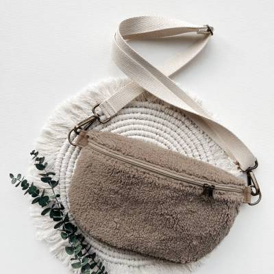Bauchtasche aus Teddy hellbraun, Gürteltasche, Hipbag, Crossbody Tasche