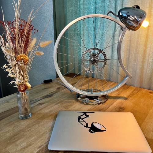 Fahrradlampe Unikat – Vintage Dekolampe & Schreibtischlampe im Industrial Design Handmade Upcycling