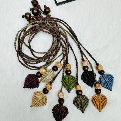 Makramee Lesezeichen - handgemachtes Boho-Accessoire für Buchliebhaber