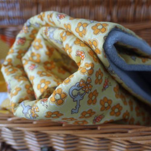 Babydecke ZAUBERSCHLÜSSEL Kuscheldecke leichte Decke Fleecedecke Baumwolle Fleece gelb grau geblümt ungefüttert