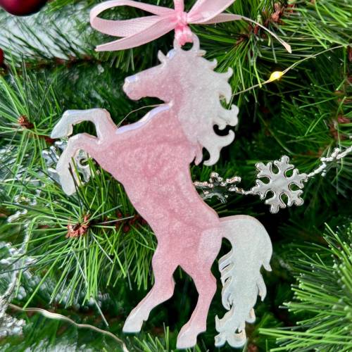Weihnachtsbaumdeko Resin – Rentier, Fee, Tanne, Märchenhaus, Pferd – Epoxidharz Anhänger Weihnachten Geschenk Rosa