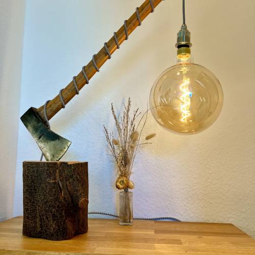 Axtlampe Beillampe Dekolampe Schreibtischlampe Holzlampe Unikat Vintagelampe Eyecatcher Upcycling Designlampe Handmade R