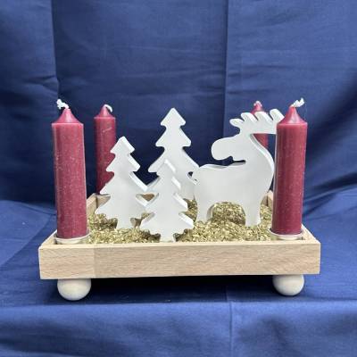 Advents-Tablett mit Elch & Tannen – moderne Weihnachtsdeko mit Stabkerzenhaltern auf Holztablett
