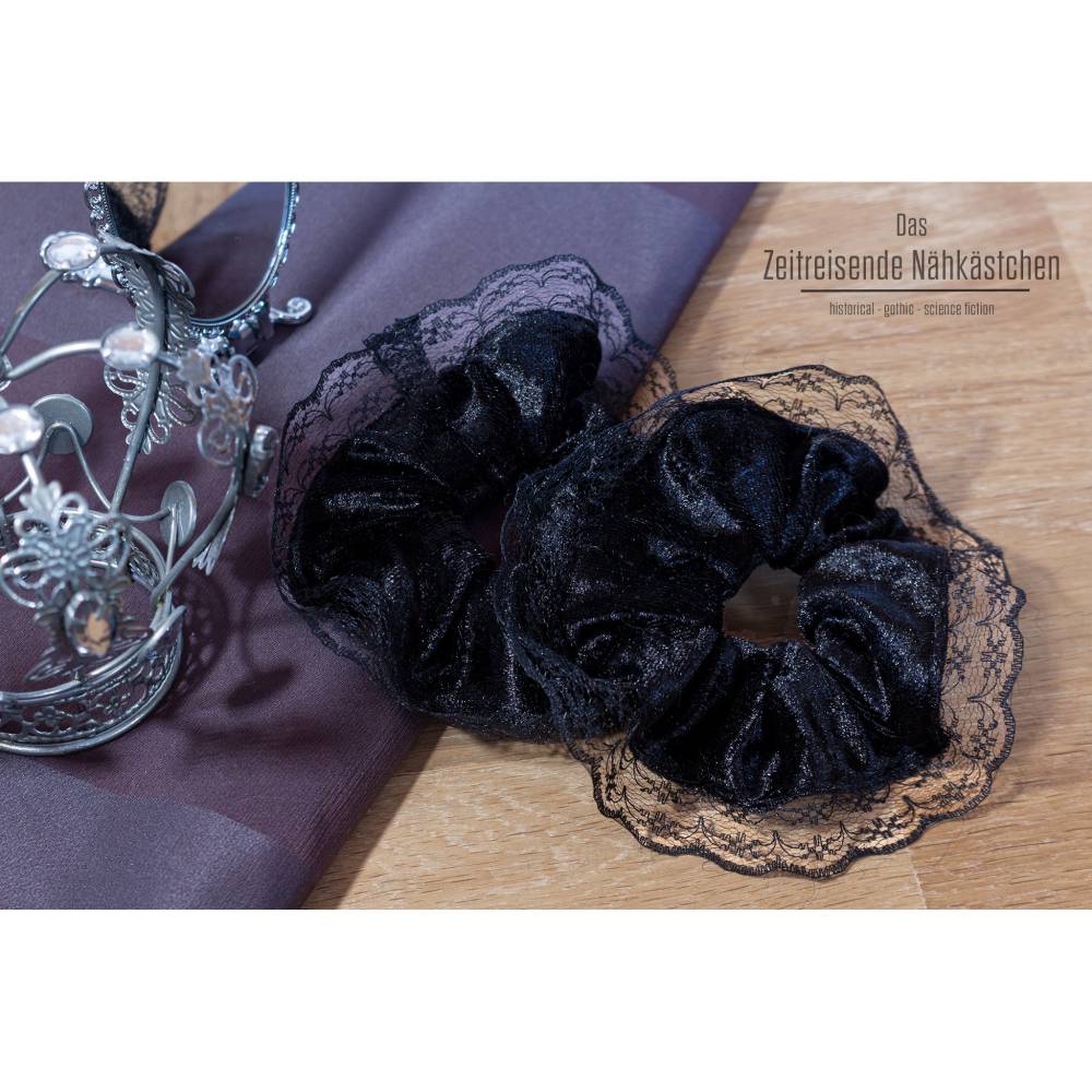 Großes Gothic-Scrunchie aus Pannesamt mit Spitze – schwarz, violett, petrol und bordeaux, Weihnachten Bild 2