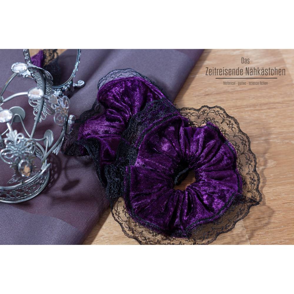 Großes Gothic-Scrunchie aus Pannesamt mit Spitze – schwarz, violett, petrol und bordeaux, Weihnachten Bild 3