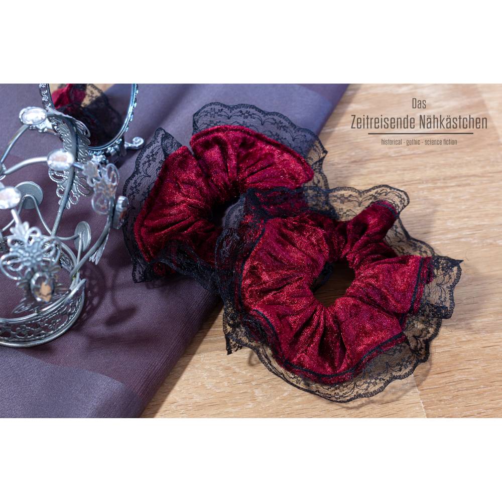 Großes Gothic-Scrunchie aus Pannesamt mit Spitze – schwarz, violett, petrol und bordeaux, Weihnachten Bild 4