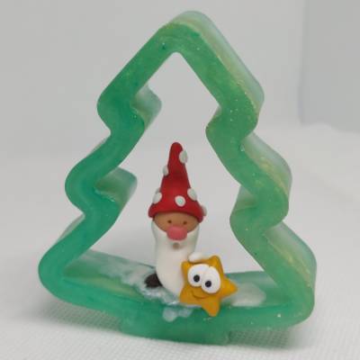 Weihnachtsdeko mintgrün und rot Tanne mit Wichtel- aus epoxidharz und Polymer Clay