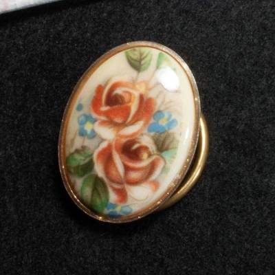 Kleiner Vintage Schalclip mit Rosen & Vergissmeinnicht – 50er 60er Jahre Trachtenclip goldfarben