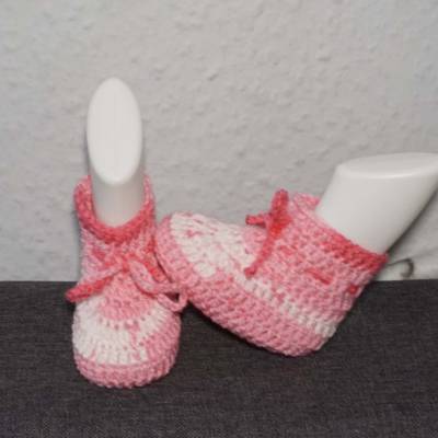 1 Paar gehäkelte Babyschühchen Größe 15-17 (0-6 Monate)