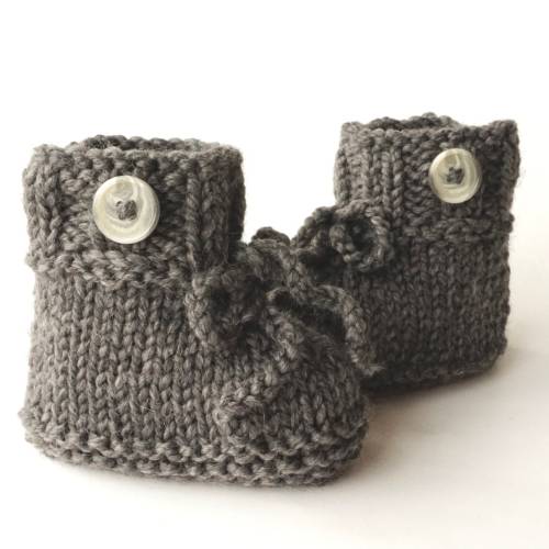 Babyschuhe gestrickt dick aus Wolle, 6-9 Monate, anthrazitgrau, Handarbeit, Herbst Winter, mit Knöpfen