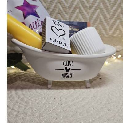 Raysin-Badewanne „Kleine Auszeit“ Geschenkset – Tee, Kerze, Badesalz & Streichhölzer