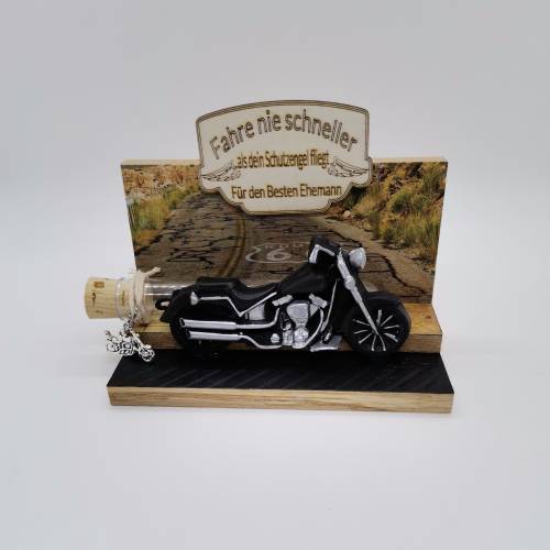Schutzengel Motorrad – Personalisiertes Geldgeschenk & Aufsteller für Biker aus Holz