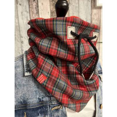 Karo Loop Schal rot grau kariert mit Tunnelzug und Fleece – Dreiecksloop mit Kordel