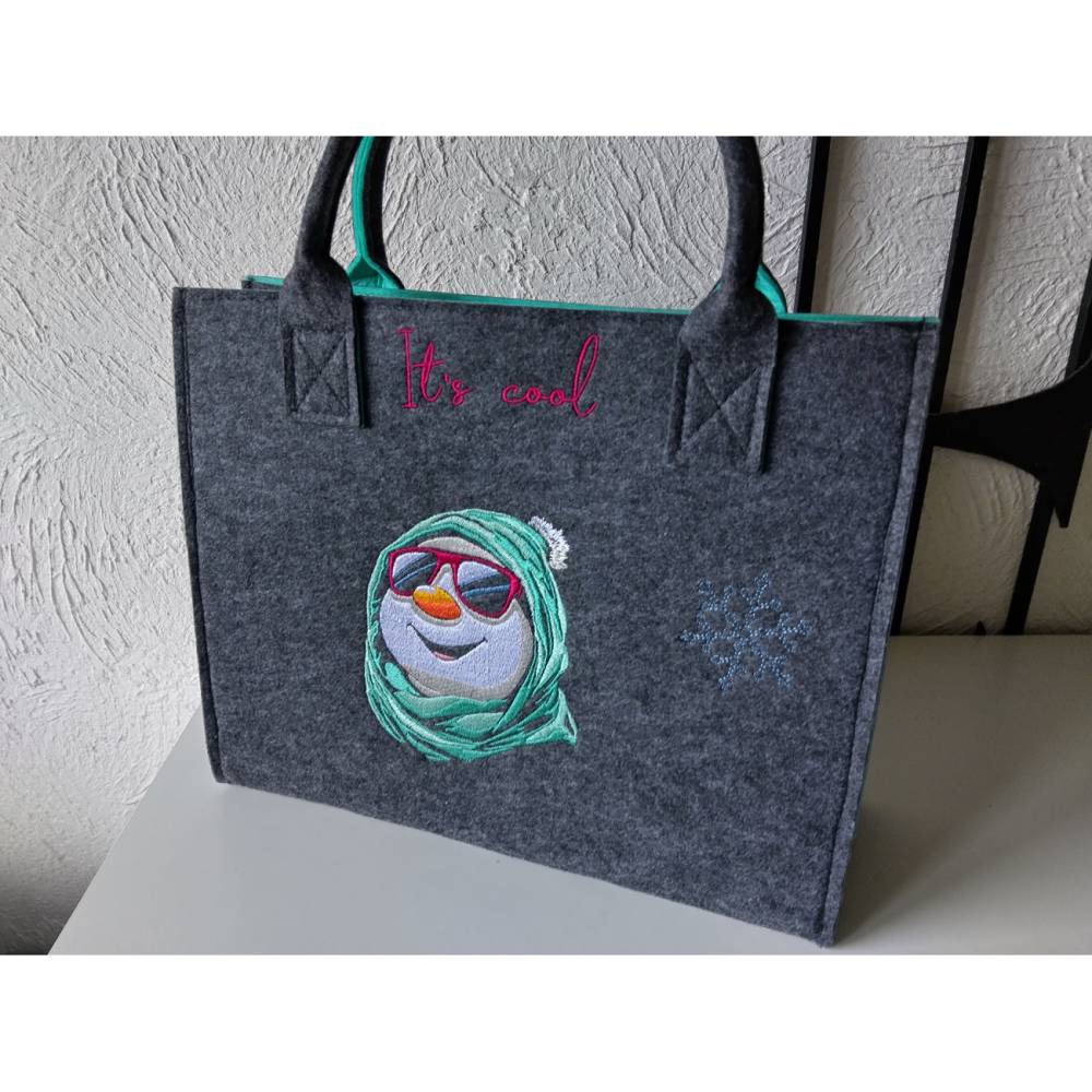 Schneemann Stickdatei cool Color Lichteffekt 10x10cm – Modernes Winter-Stickmuster für schwarze Stoffe Bild 3