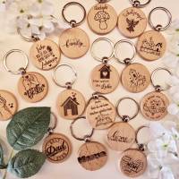 Schlüsselanhänger rund aus Holz 4 cm – personalisierbar mit Gravur