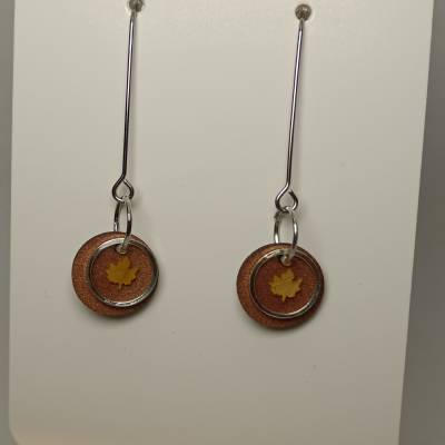 Handgefertigte Ohrringe Holz & Resin mit Herbstlaub – Natürliche Eleganz