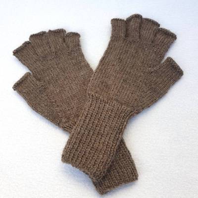 Handgestrickte Marktfrauenhandschuhe ohne Fingerkuppen in Braun – Größe M – Musikerhandschuhe