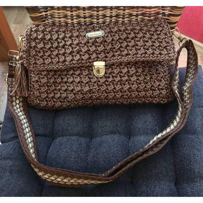 Handgefertigte Häkel Crossbody Tasche Braun Goldfarben mit Verstellbarem Gurt und Quaste